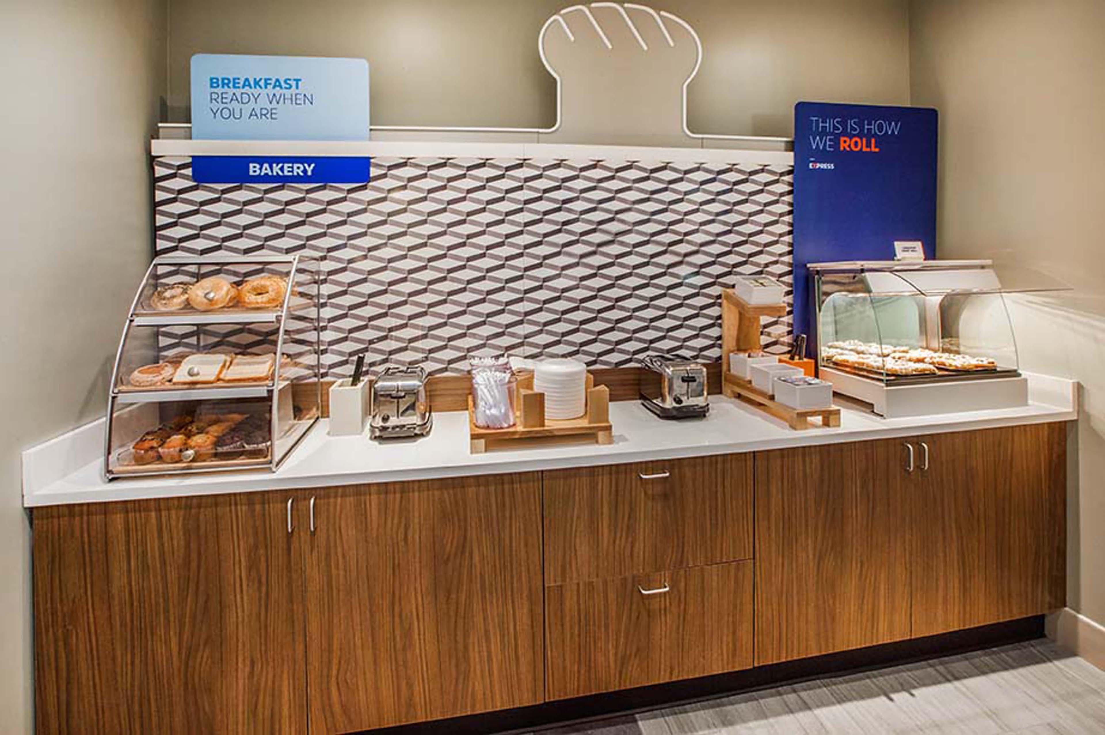 Holiday Inn Express Hotel & Suites Louisville East By Ihg Ngoại thất bức ảnh