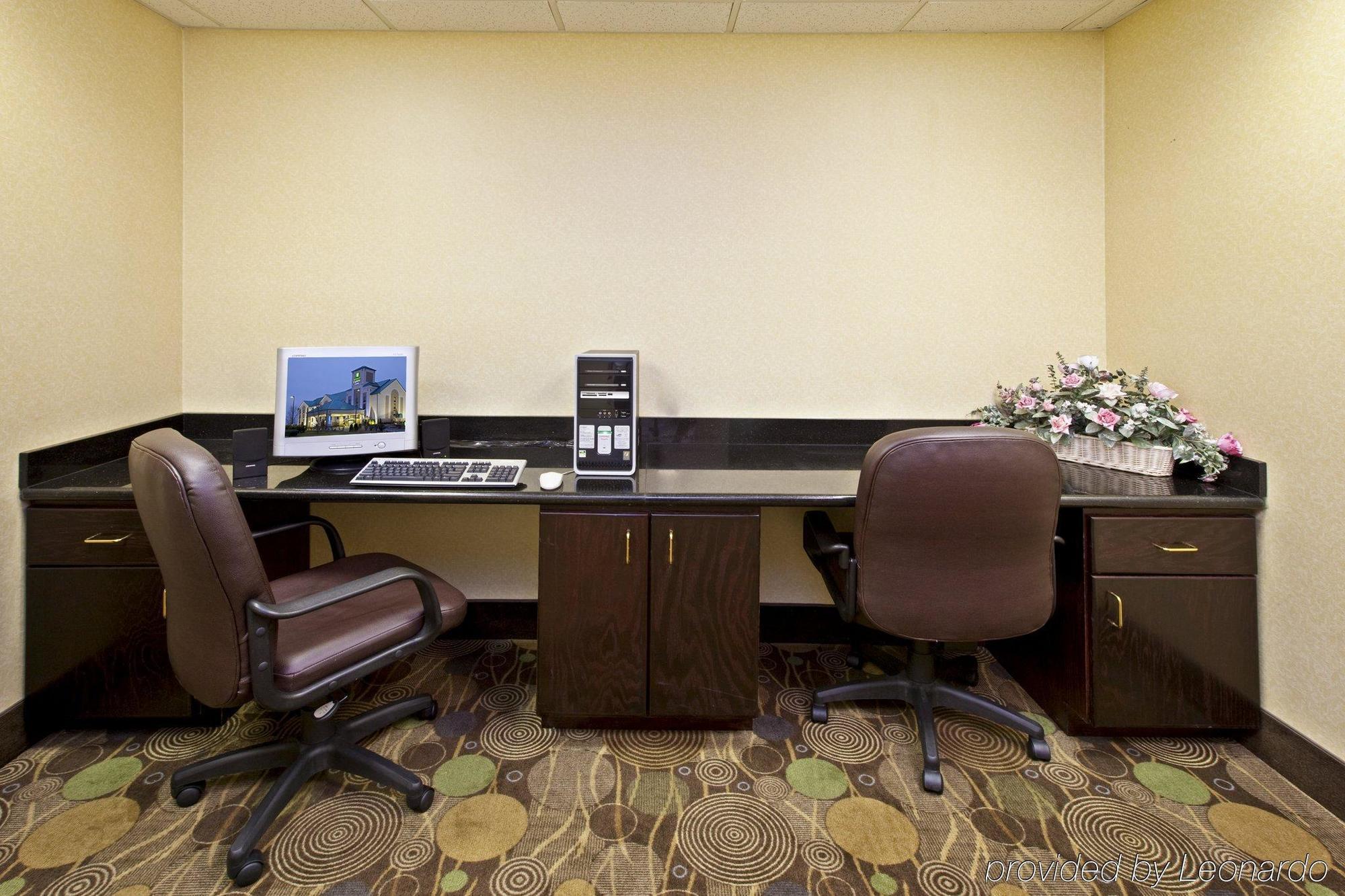 Holiday Inn Express Hotel & Suites Louisville East By Ihg Ngoại thất bức ảnh
