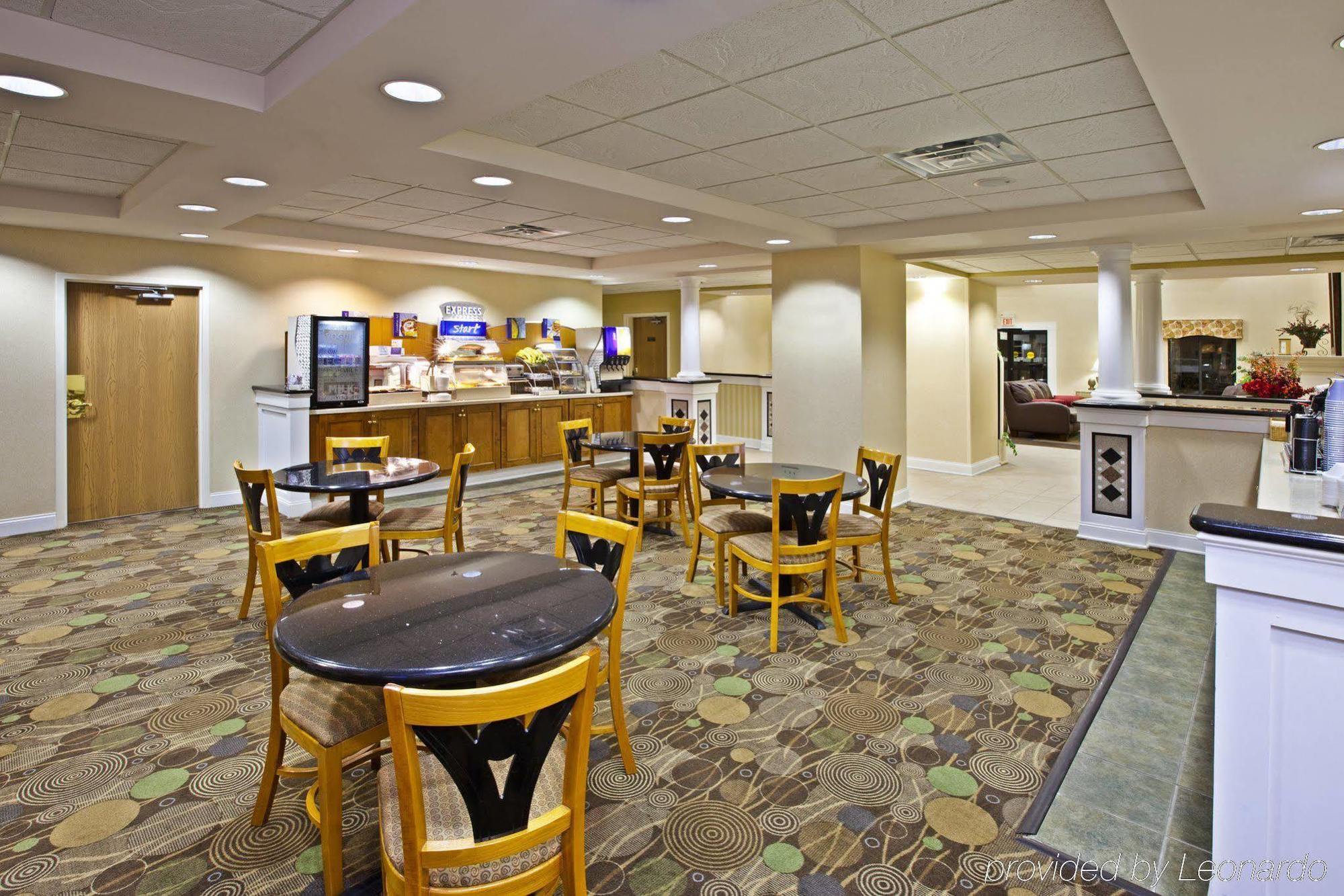 Holiday Inn Express Hotel & Suites Louisville East By Ihg Ngoại thất bức ảnh