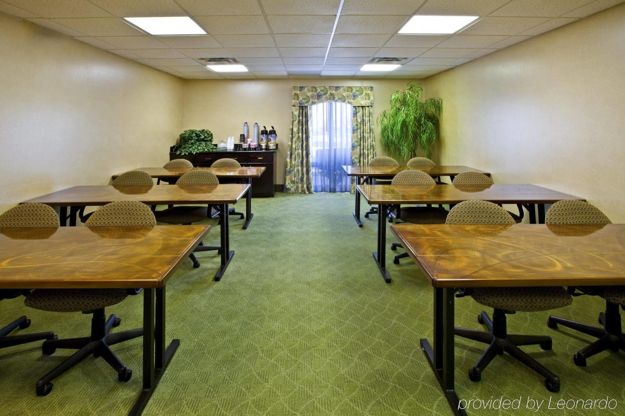 Holiday Inn Express Hotel & Suites Louisville East By Ihg Ngoại thất bức ảnh